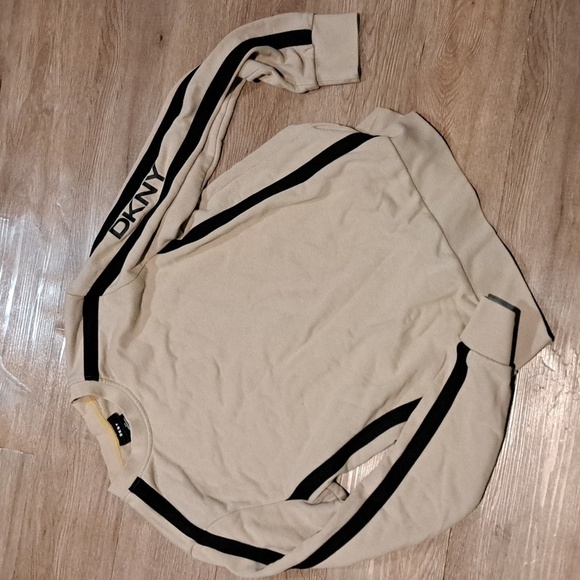 Dkny Sweaters - DKNY Cream Pullover with Black Accents